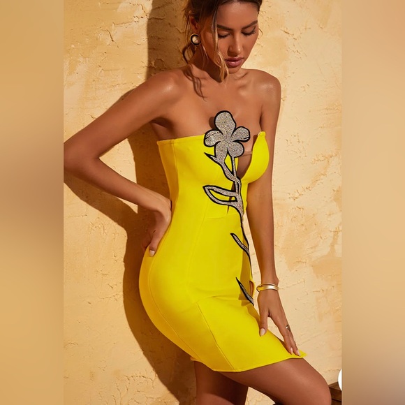 Reveboutique Jessica bara rhinestone flower dress BNWT! - Picture 4 of 7